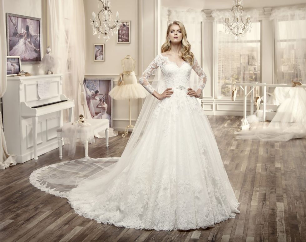 Avec Des Diamant Robe De Mariée Princesse Luxe www.promessetenue.fr